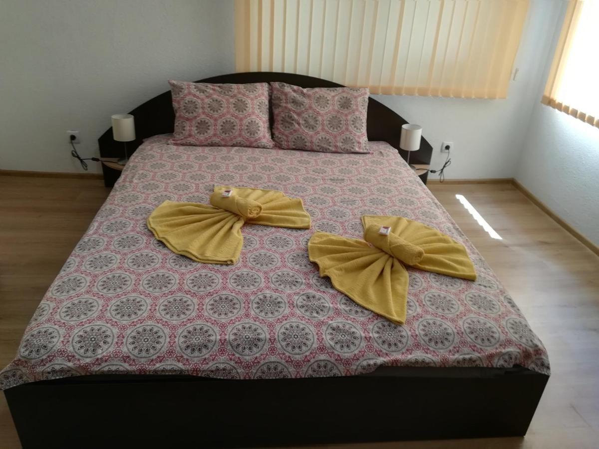 Guest House Ganovi Kalofer Exterior photo